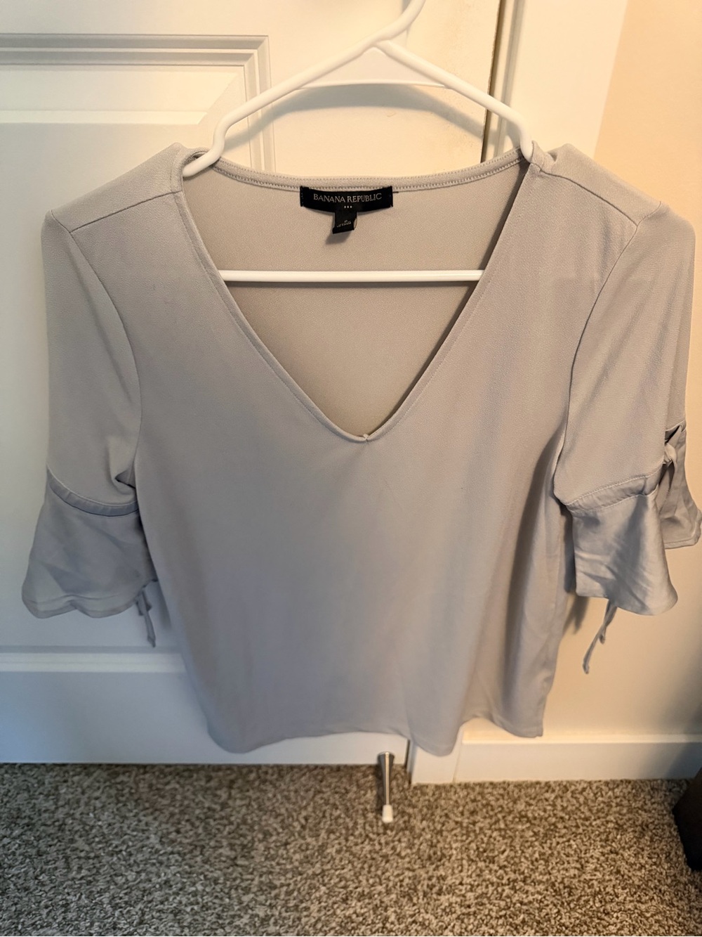 Banana Republic Light Gray V-Neck Ruffle Sleeve Blouse